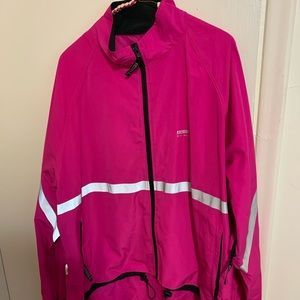 Running Room Unisex reflective jacket with pockets